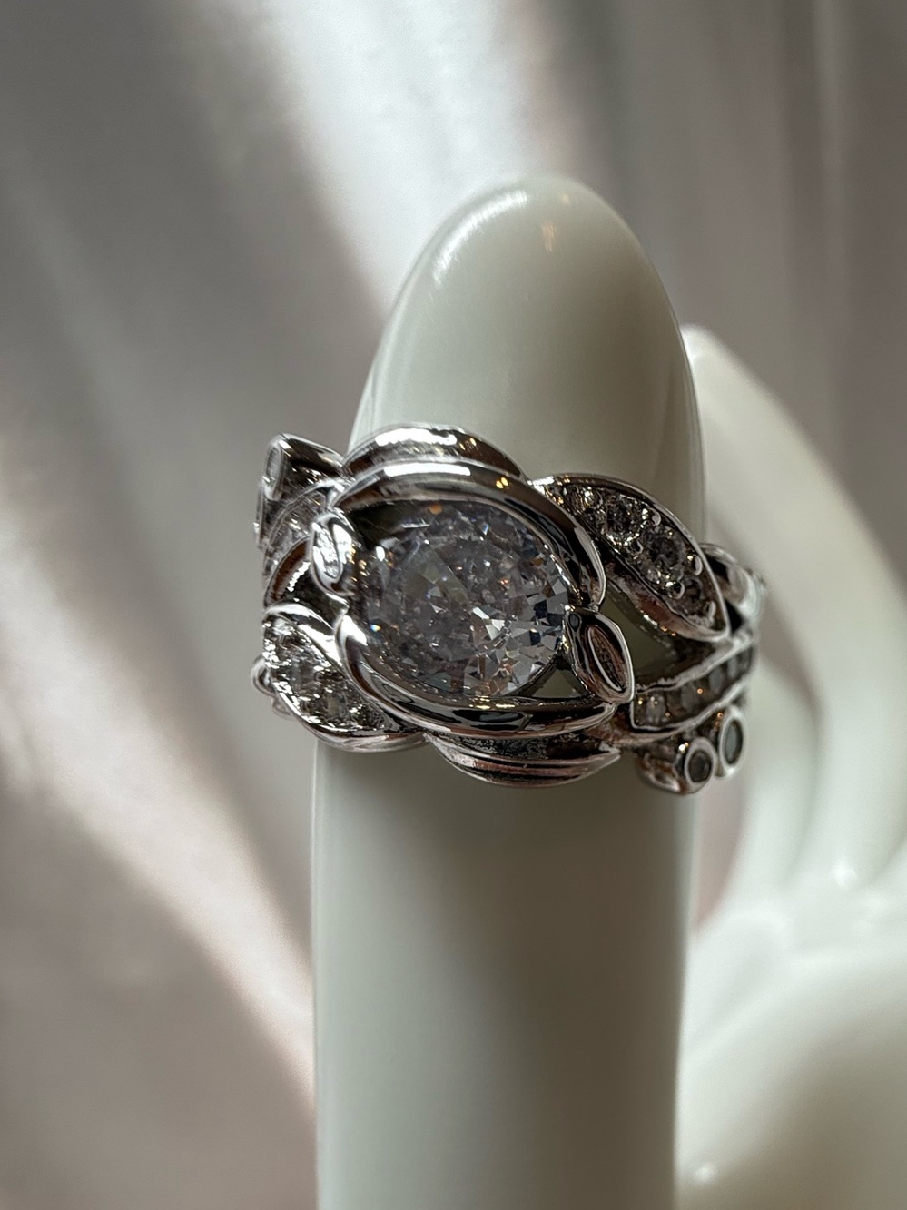 Silver Tone Size 6 Clear Stone Floral Vine Statement Cocktail Ring Elegant NWOT